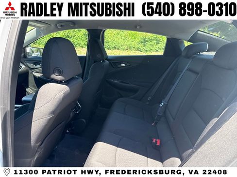 Used 2018 Chevrolet Malibu Hybrid FWD image 12