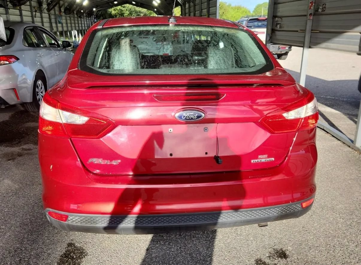 Used 2014 Ford Focus SE w/ Equipment Group 201A FWD image 5