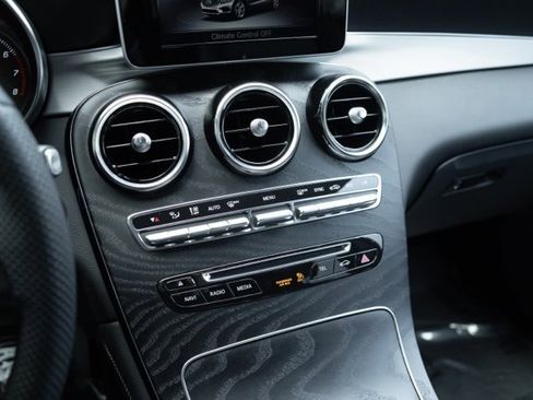 Used 2019 Mercedes-Benz GLC 300 image 25