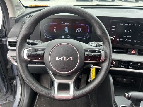 Used 2025 Kia Sportage LX AWD/4WD image 7