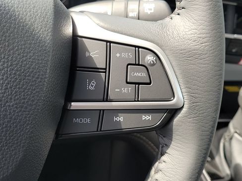 New 2026 Toyota Sienna XLE FWD image 10