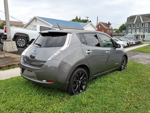 Used 2015 Nissan Leaf S FWD image 5