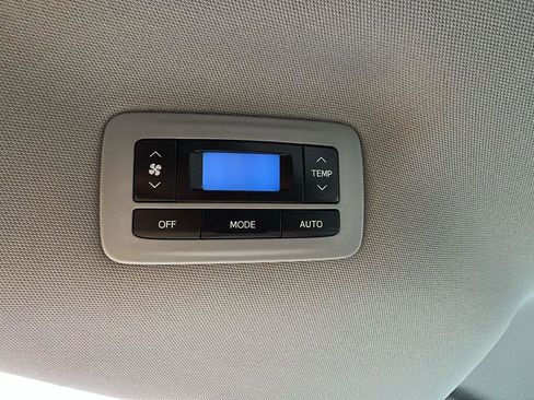 Used 2016 Toyota Sienna LE image 20