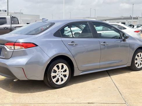 Used 2025 Toyota Corolla LE FWD image 7