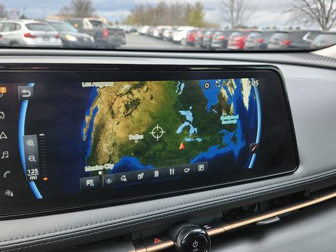 Used 2023 Nissan Ariya FWD image 2