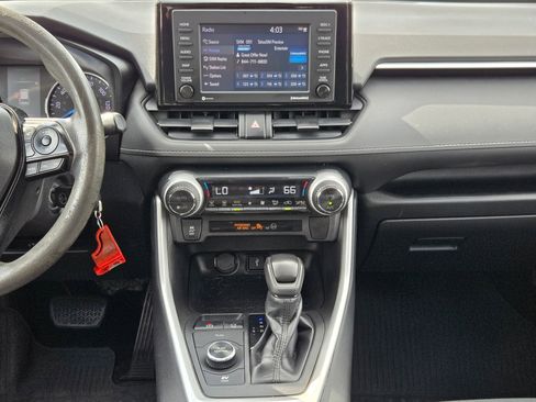 Used 2021 Toyota RAV4 LE image 16