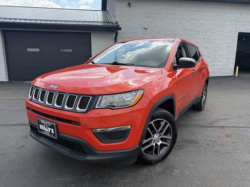 Used 2019 Jeep Compass Sport FWD image 2