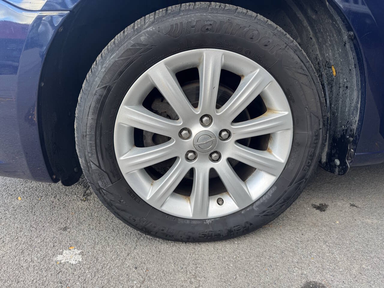 Used 2013 Chrysler 200 Touring FWD image 4