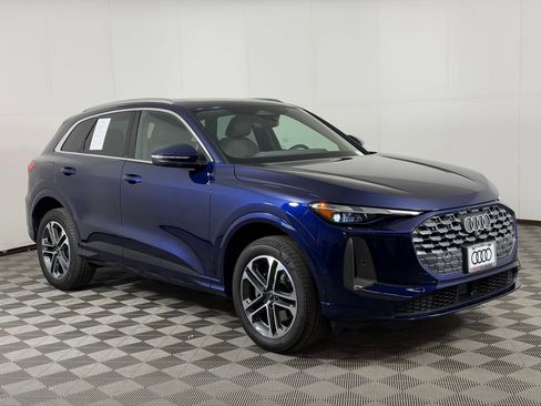 Certified 2025 Audi Q5 Premium w/ Convenience Package AWD/4WD image 7