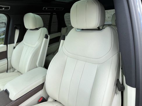 Certified 2025 Land Rover Range Rover SE AWD/4WD image 16