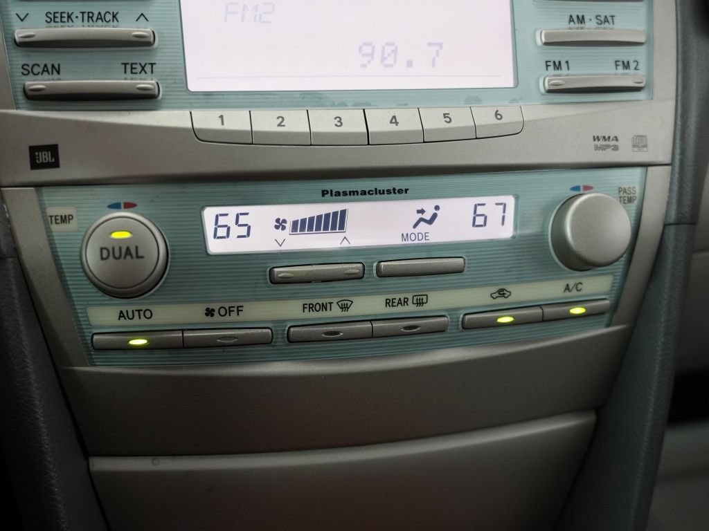 Used 2009 Toyota Camry SE FWD image 24