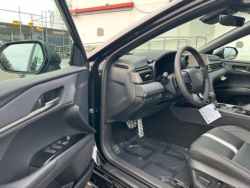 New 2026 Toyota Camry Hybrid image 9