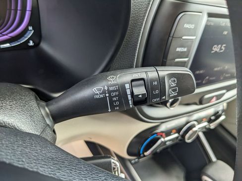 Certified 2025 Kia Soul LX image 35