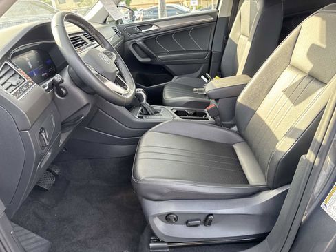 Certified 2023 Volkswagen Tiguan SE image 15