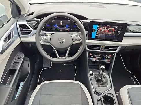 New 2026 Volkswagen Taos SE AWD/4WD image 10
