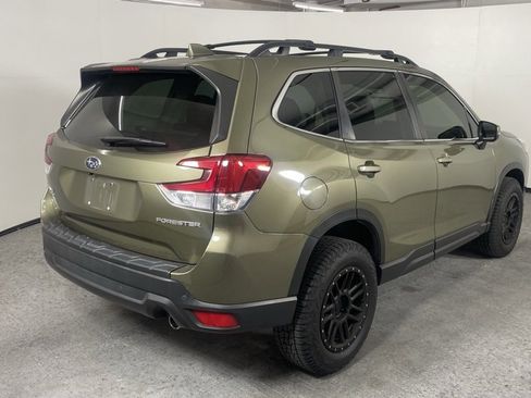 Used 2022 Subaru Forester Limited image 3
