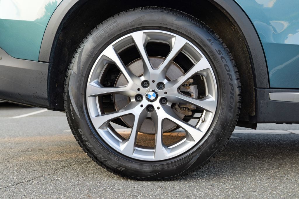 Used 2024 BMW X5 xDrive40i w/ Premium Package AWD/4WD image 13