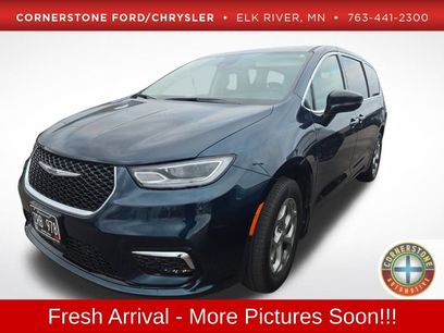 Used 2024 Chrysler Pacifica Limited