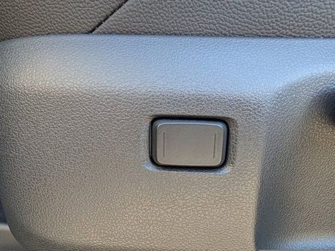 Used 2025 Toyota 4Runner SR5 image 16