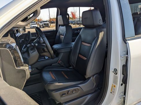 Used 2024 GMC Sierra 2500 AT4 image 38