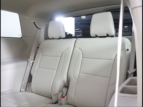 Used 2023 GMC Acadia Denali FWD image 11