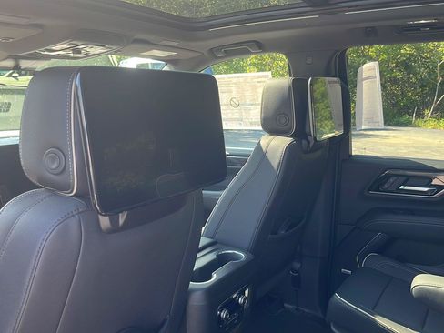 New 2026 GMC Yukon Elevation w/ Elevation Premium Package AWD/4WD image 11