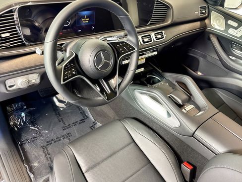 New 2026 Mercedes-Benz GLS 450 4MATIC image 9