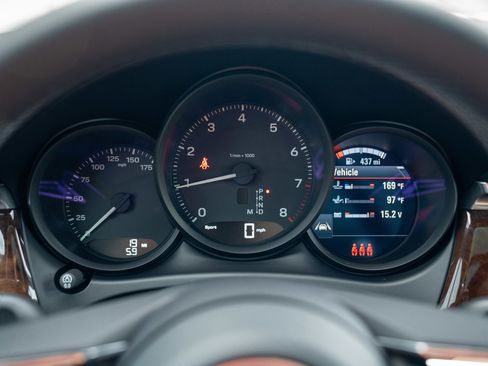 New 2026 Porsche Macan image 16