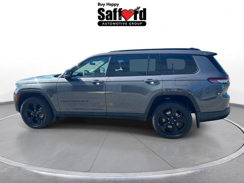Used 2025 Jeep Grand Cherokee L Limited w/ Black Appearance Package AWD/4WD image 4