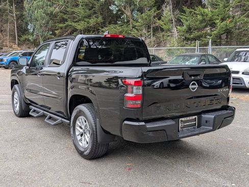Used 2024 Nissan Frontier SV w/ Technology Package AWD/4WD image 7