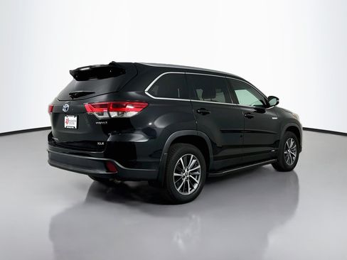 Certified 2019 Toyota Highlander XLE AWD/4WD image 7