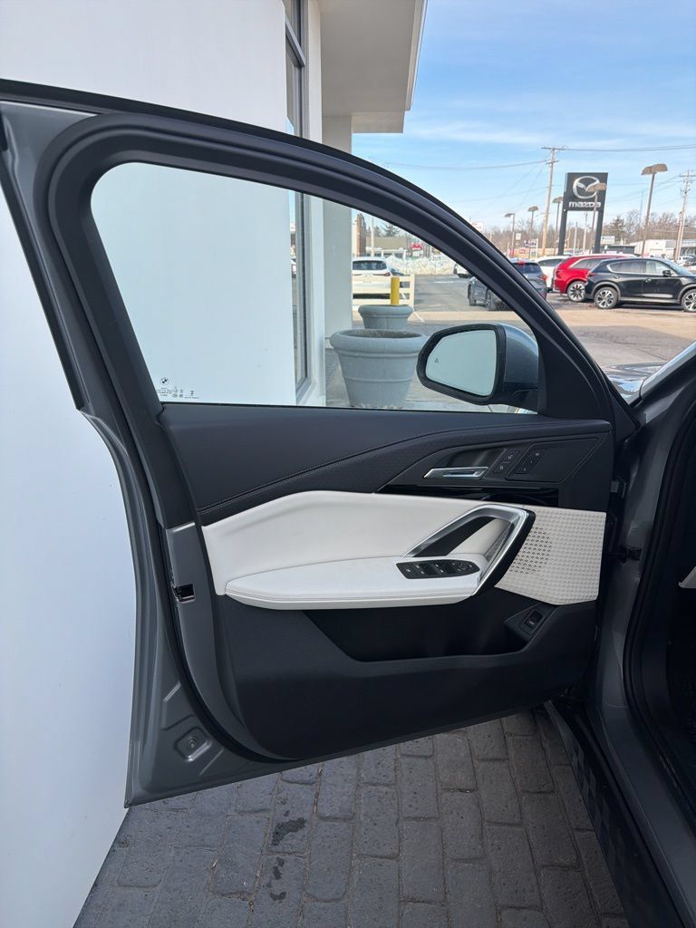 New 2026 BMW X2 xDrive28i w/ Convenience Package AWD/4WD image 22