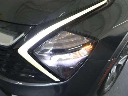 Used 2023 Kia Sportage SX FWD image 28