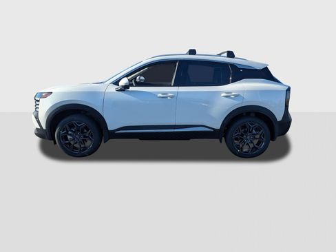 New 2025 Nissan Kicks SR image 2