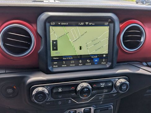 Used 2018 Jeep Wrangler Unlimited Rubicon AWD/4WD image 17