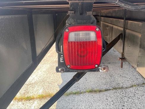 Used 2018 Ford F650 2WD Regular Cab Super Duty image 28