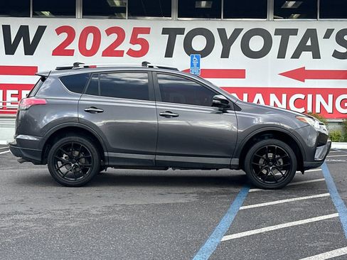 Used 2017 Toyota RAV4 SE w/ Power Special Value Package image 6