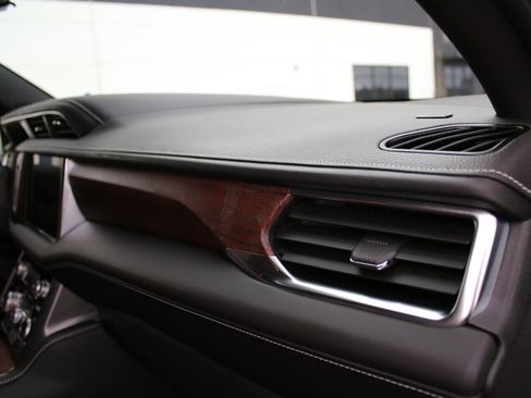 Used 2024 GMC Yukon XL Denali Ultimate image 42