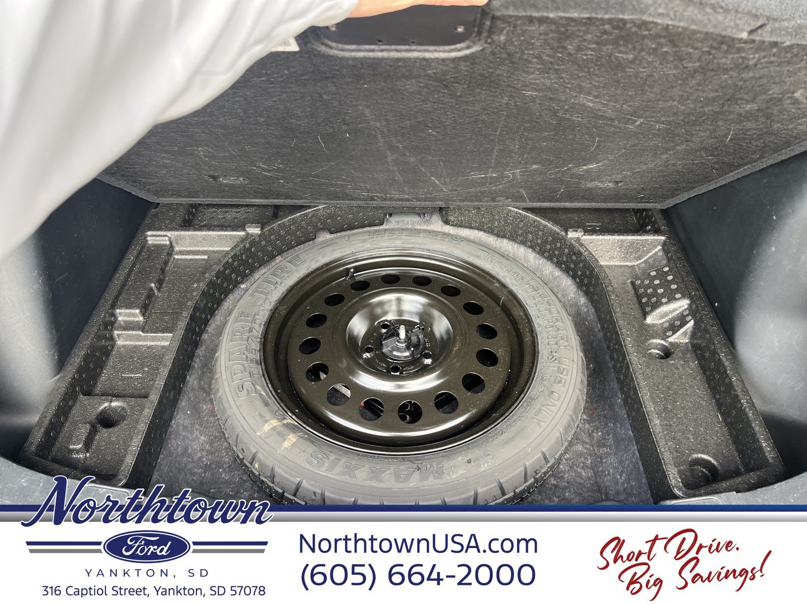 Used 2021 Ford Escape Titanium w/ Class II Trailer Tow Package AWD/4WD image 18