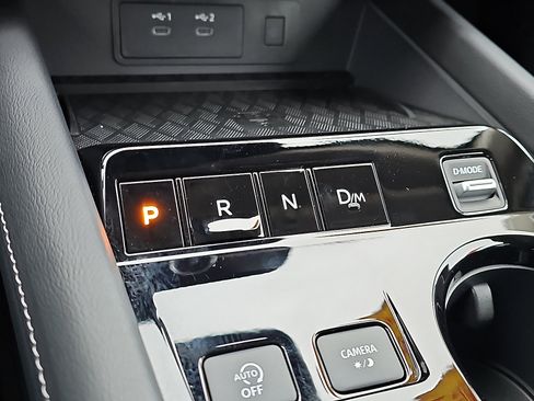 Certified 2025 Nissan Murano SV AWD/4WD image 16