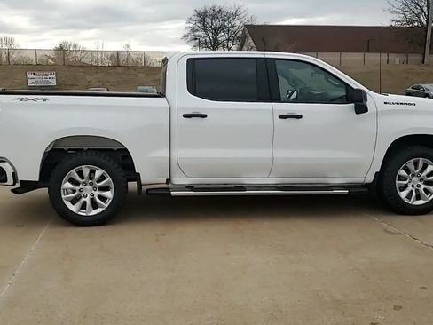 Used 2022 Chevrolet Silverado 1500 Custom w/ LPO, Dark Essentials Package AWD/4WD image 9