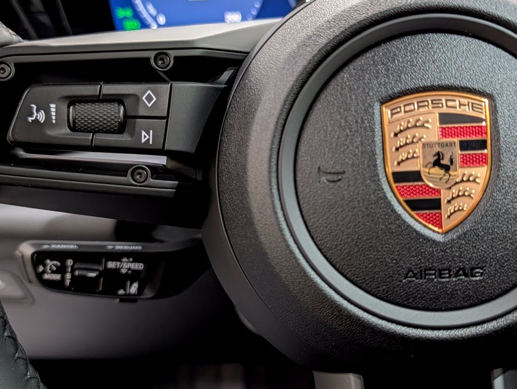 New 2026 Porsche Macan Electric RWD image 32