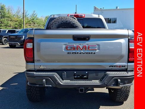 Used 2024 GMC Canyon AT4X w/ AT4X AEV Edition AWD/4WD image 5