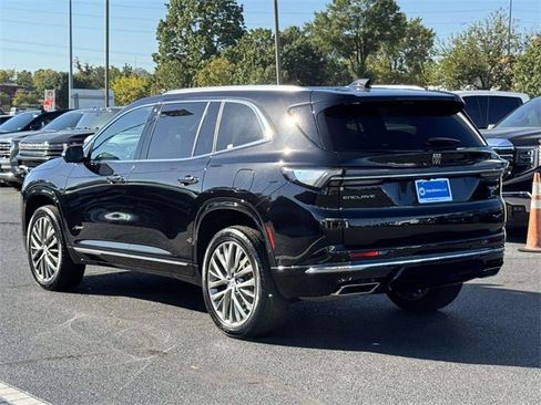 Used 2025 Buick Enclave Avenir w/ Super Cruise Package image 3