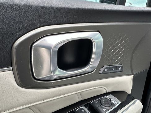 Used 2023 Kia Sorento SX Prestige image 22