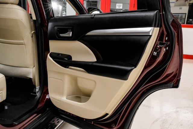 Used 2019 Toyota Highlander XLE FWD image 52