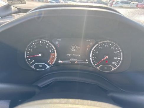 Used 2023 Jeep Renegade Latitude image 23