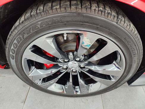 Used 2014 Dodge Challenger SRT8 image 3