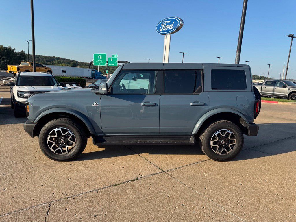 Used 2025 Ford Bronco Outer Banks AWD/4WD image 6