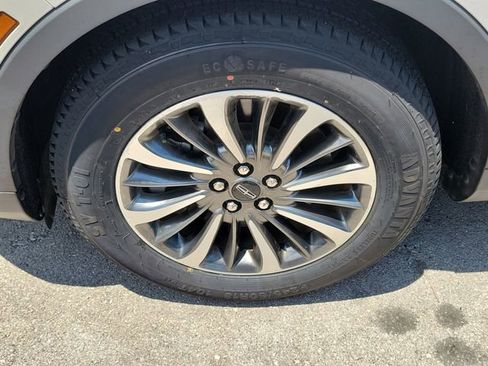 Certified 2022 Lincoln Nautilus FWD w/ Premium Package image 4